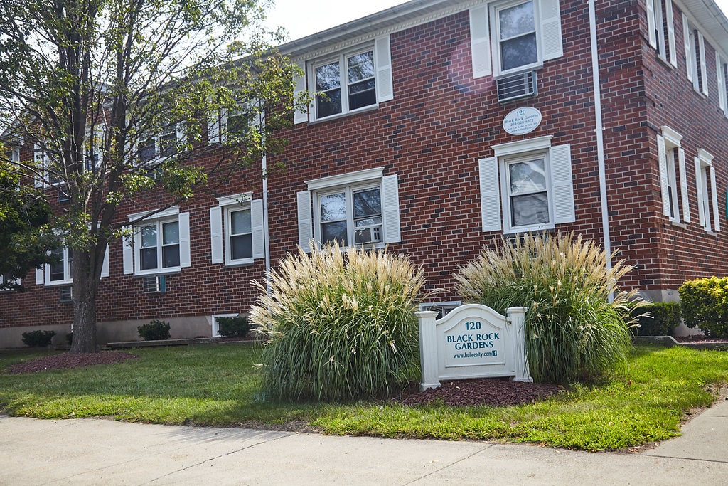 Black Rock Gardens Apartments Photo 2