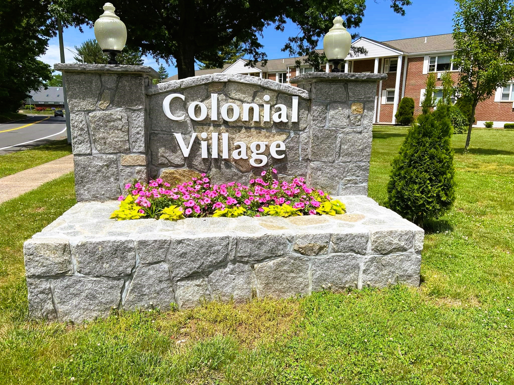 Colonial Village Apartments Photo 2