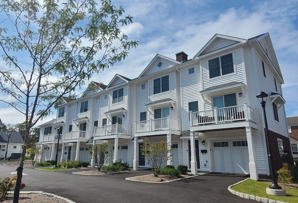Townhomes at Colonial Village Photo 13